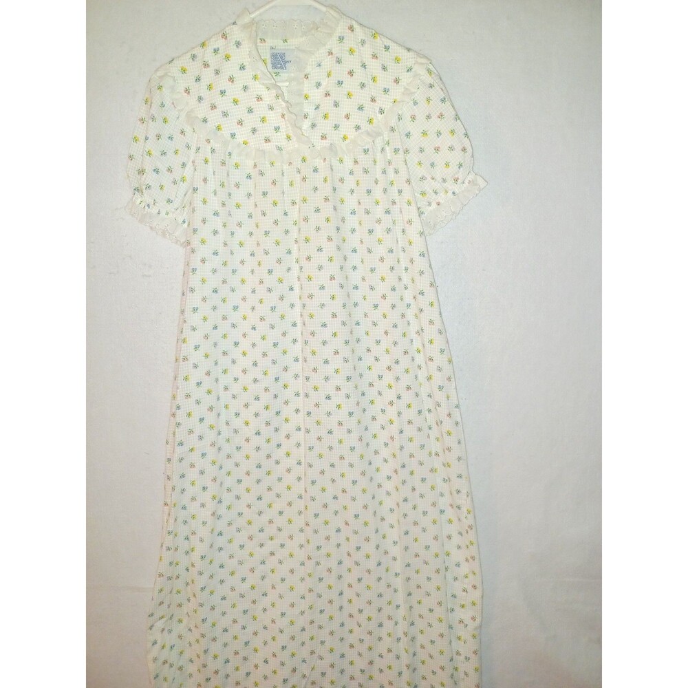 Vintage Accentuette Lanz White Floral Ruffle Long Nightgown S cotton made in USA
